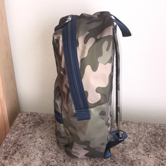 Tommy Hilfiger Camo Backpack - Picture 4 of 8
